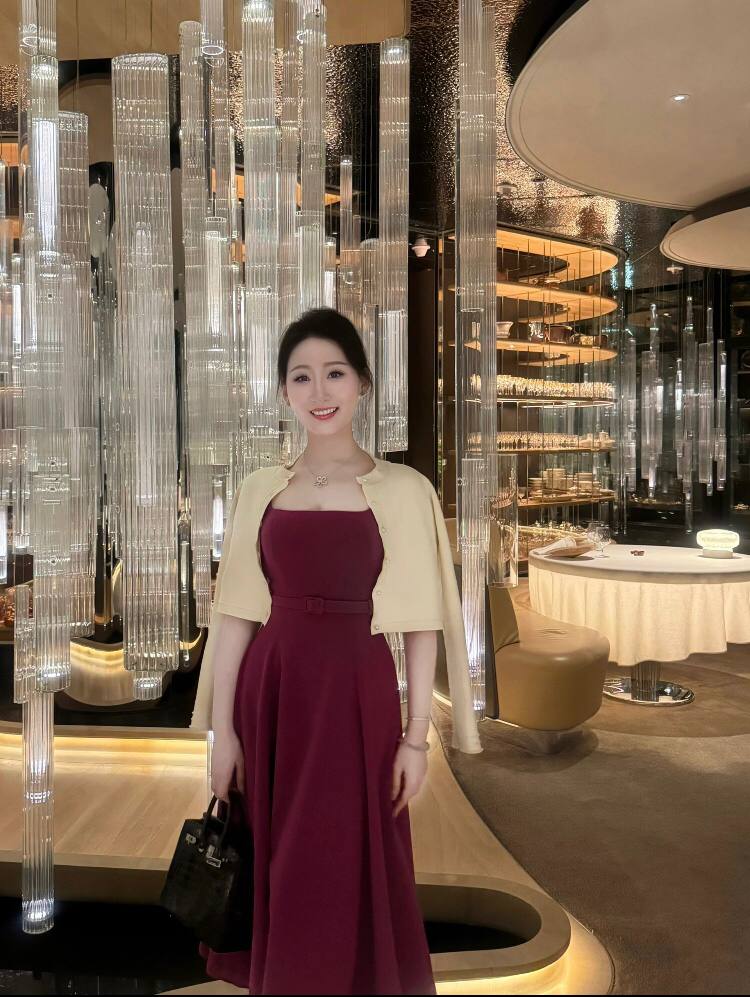 2013Malow's tweet photo. Try to be a lovely person. Don't blame anyone, don't laugh at anyone, and don't envy anyone. Be bright in the sun, run in the wind and rain, dream your own dreams, and walk your own way. https://t.co/hqcUmZU368