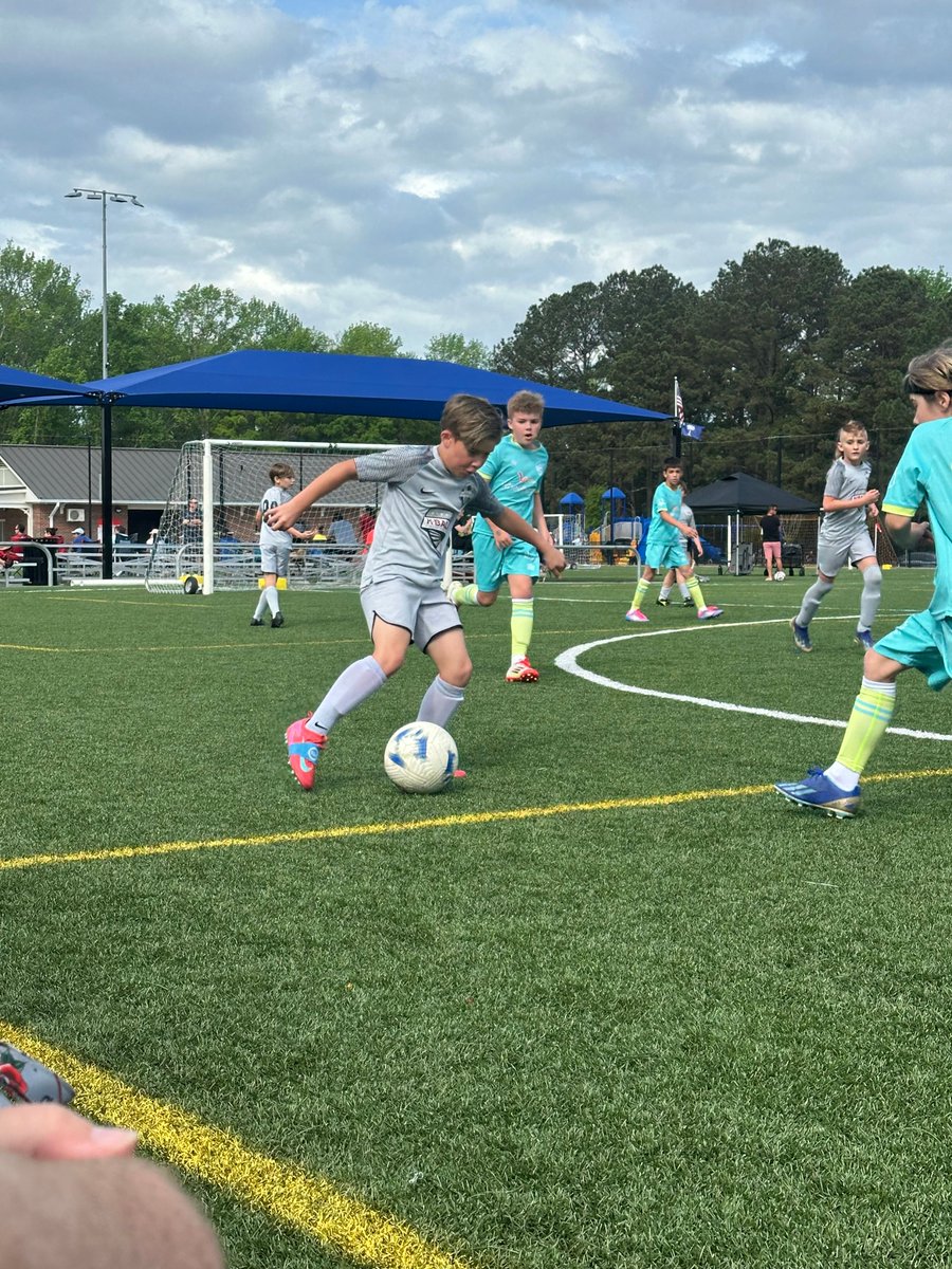 cloverelitefc's tweet photo. CEFC 2015 Boys Gray this past weekend, April 6th, won 6-4. Shoutout goes to Isaiah, our goalie, who had amazing saves throughout the game! https://t.co/FWhf3u775o