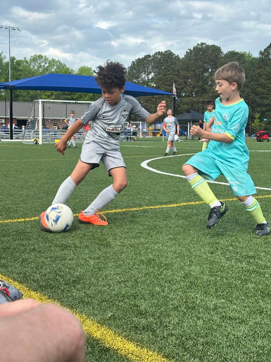 cloverelitefc's tweet photo. CEFC 2015 Boys Gray this past weekend, April 6th, won 6-4. Shoutout goes to Isaiah, our goalie, who had amazing saves throughout the game! https://t.co/FWhf3u775o