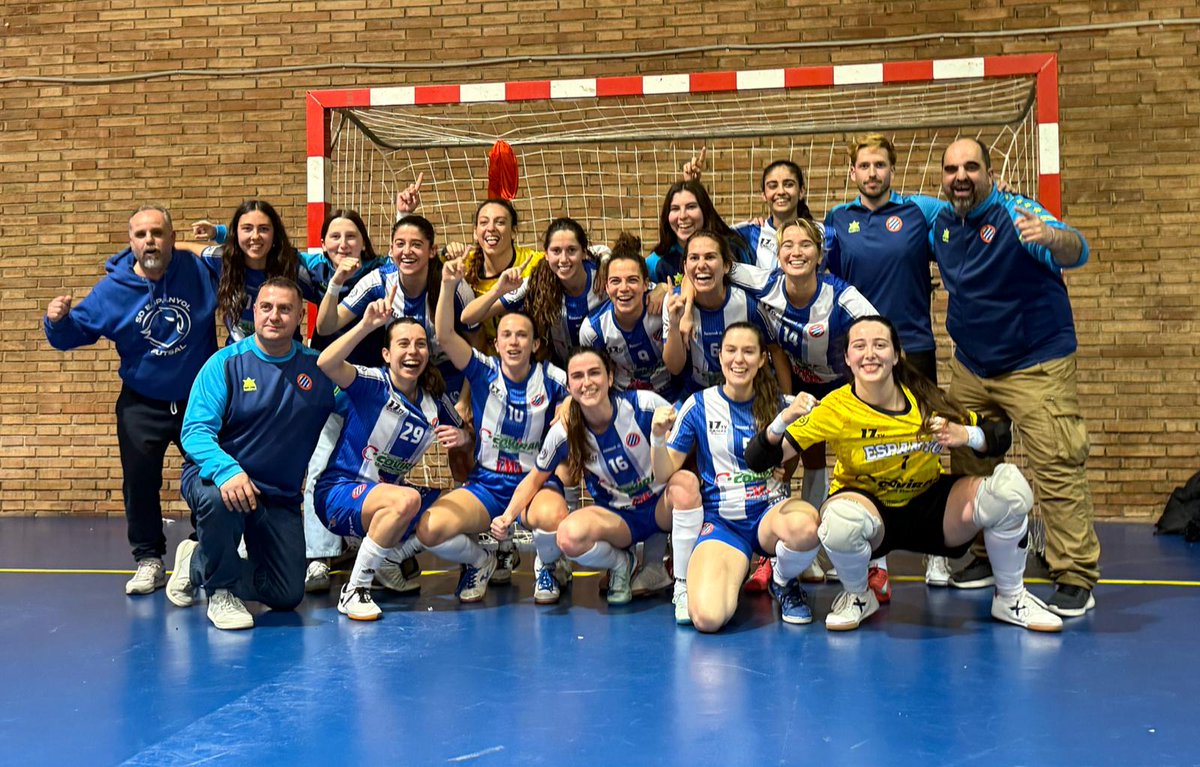 Això és l'exemple de la bona feina i il·lusió de tots els que vem començar la secció de #Futsal gràcies a tots , sense vosaltres no estaríem tant feliços amb el femení 👇

<a href="/FernRoldan/">Fer</a> <a href="/ChrisCapo14/">Christian Roldan</a> <a href="/francisco8665/">francisco gutierrez</a> <a href="/alter_ivan/">Ivan</a> <a href="/ctorrentbo/">Charlietb</a> ja sabeu tot el que heu fet