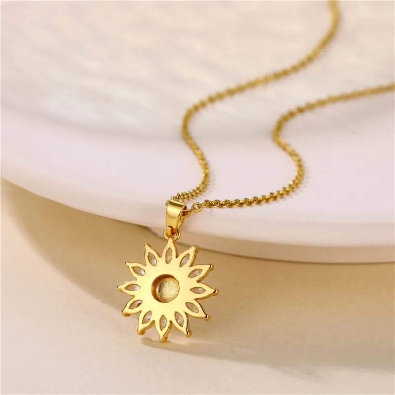 SwipeKart's tweet photo. 🌟 Caption (for all platforms):
Shine bright like a sunflower 🌻✨
Our elegant Gold Sunflower Necklace adds a touch of sparkle and joy to every outfit. Perfect for gifting or treating yourself 🌞💛
🛍️ Available now — Limited stock!
#LinkInBio #SunflowerVibes #JewelryGoals https://t.co/iAvFCm9Z5T