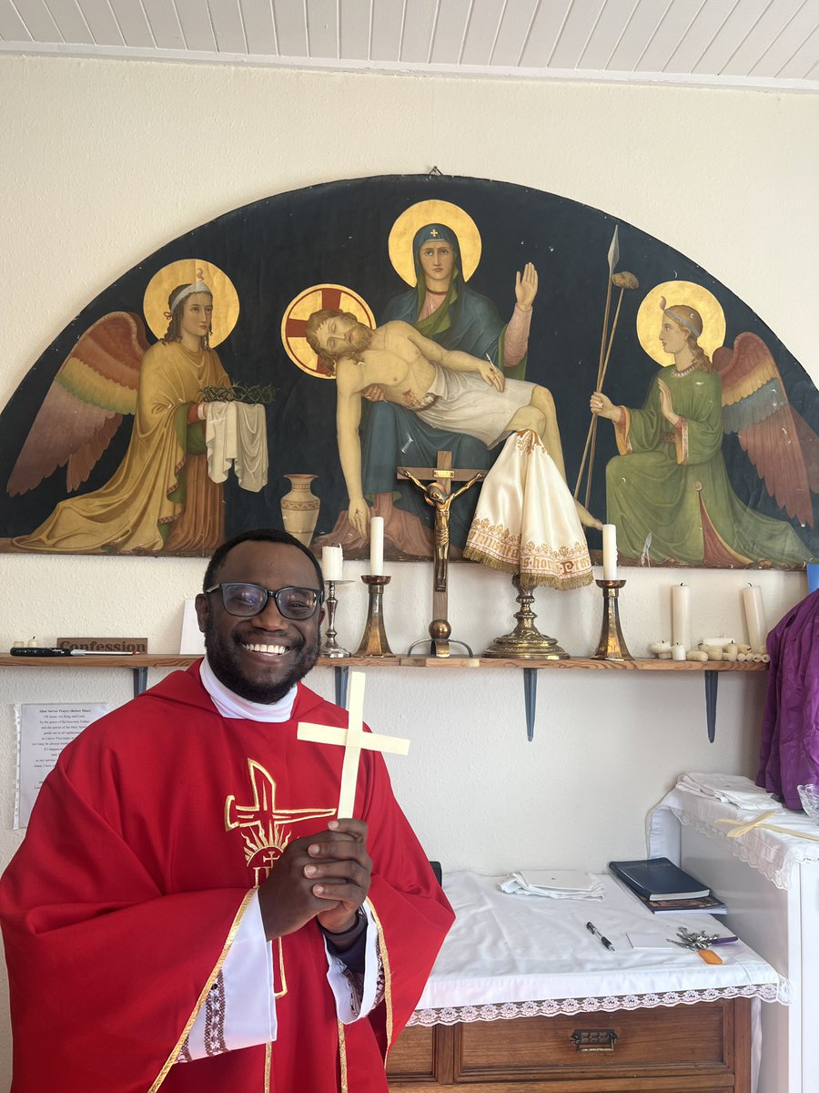 frjamesa's tweet photo. Hi Catholics, quote this post and show us your Palm Sunday photo 🌴 

#palmsunday https://t.co/ziWoPtPIlu