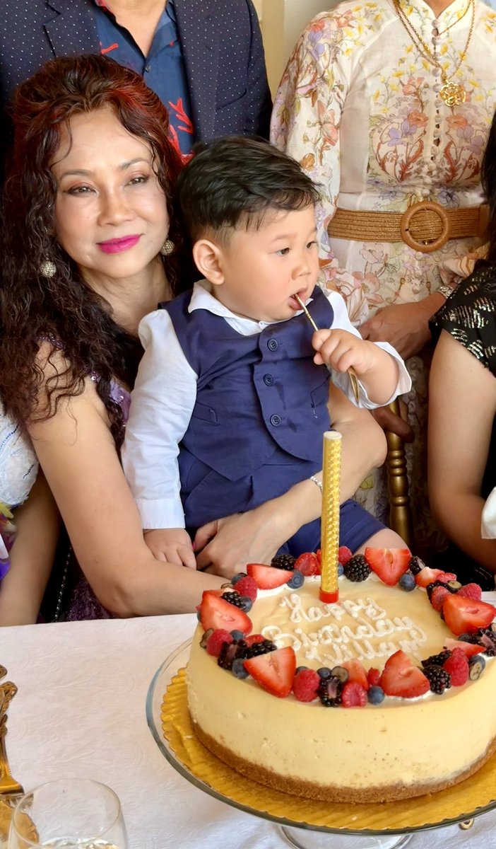 MayaDang's tweet photo. Happy Birthday to Willy and Teddy. On April 12th and 13th, 2025 both of my brothers' sons are Blessed to celebrate their ONE years old Birthday at the Unique MAR A LARGO - The Second Whitehouse - The 45th and 47th President Trump's Resident and where he welcomed many the world learders nowadays! I believe that he was the 46th Elected President! I used to support the Democrats but since 2016 I voted for D Trump only!!!!