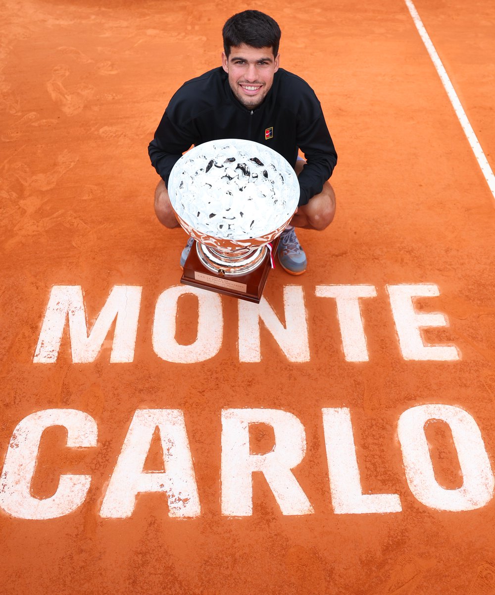 rolandgarros's tweet photo. No better way to start the clay season 😁

@carlosalcaraz https://t.co/UkFjyZ5kXh
