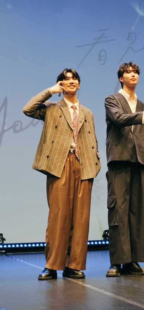 1jet2unknown's tweet photo. 🥰🥰🥰
#seeyourlove #看見愛FANMEETINGINTOKYO #SeeYourLoveFanMeetingInTokyo #natchen #陳柏文 https://t.co/7n5iE4gBNX