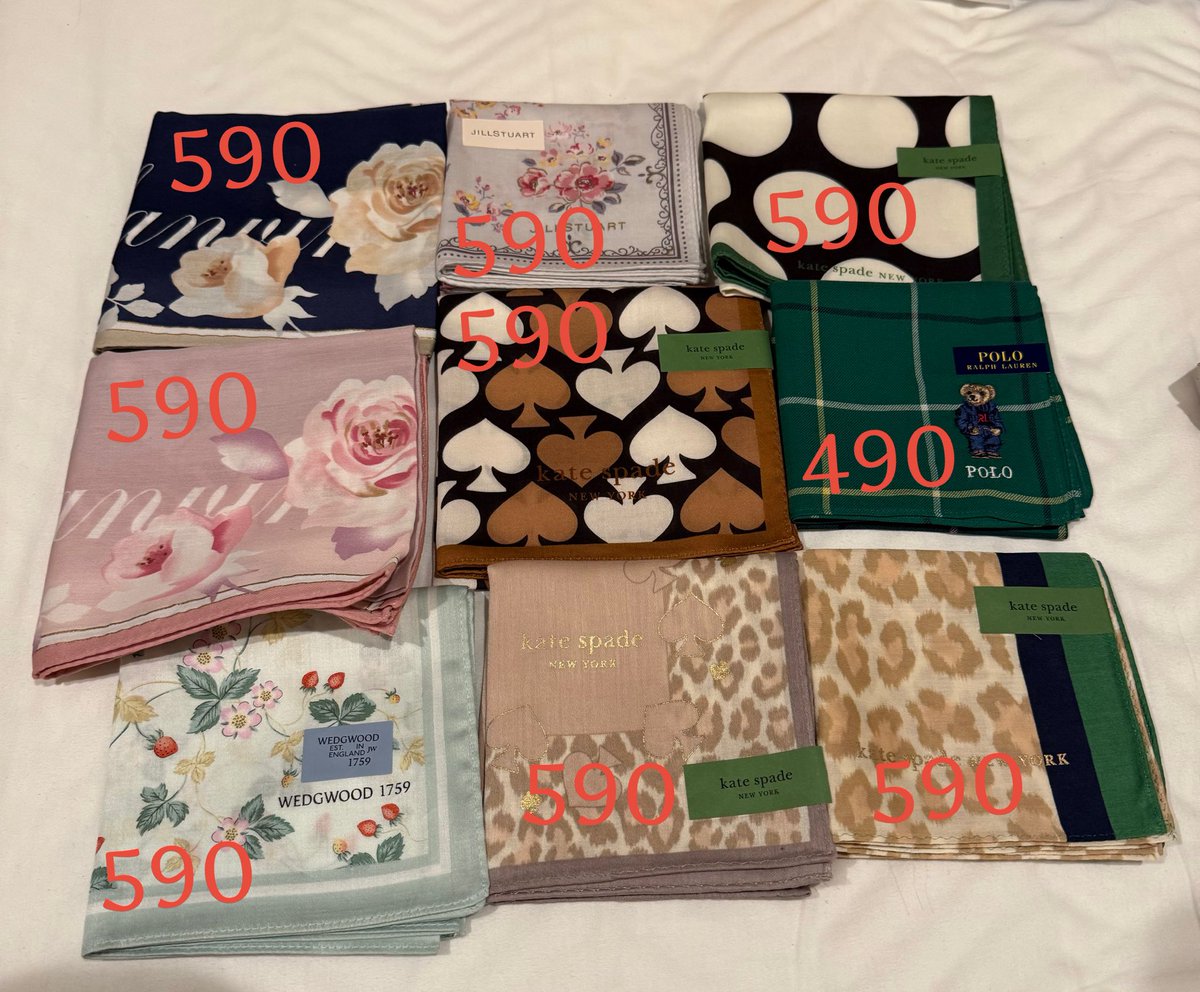 ผ้าเช็ดหน้า viveinne Westwood , Jill Stuard , Kate Spade ค่ะ 

พันคอ โพกผมได้ค่ะ

วิเวียน 58x58 cm. , 48x48cm.

#viviennewestwoodthailand 
#katespade
#ผ้าเช็ดหน้า #ผ้าวิเวียน