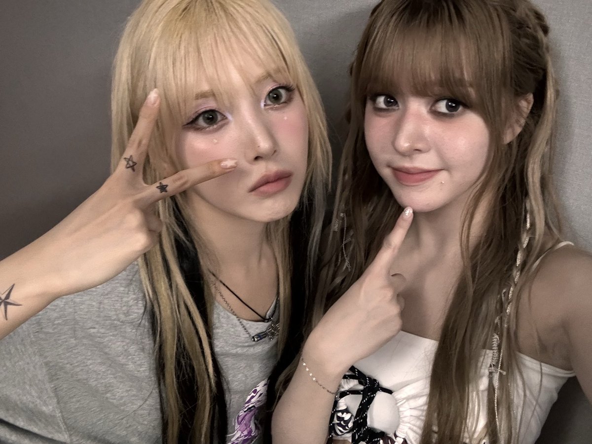 WE_NMIXX's tweet photo. 귀요미 지우야 생일축하해ㅐ. 오늘 어제 되게 재밌고 사랑가득한 하루였으면 좋겠어!! 항상 행복해~~

#NMIXX #엔믹스
#릴리 #LILY 
#지우야_생일쮸카해
#Happy_MyJIWOO_Day https://t.co/aj14LHfaff