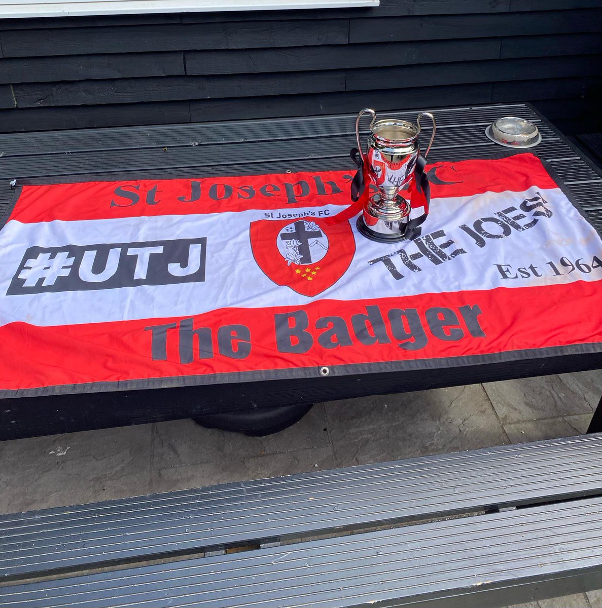 FT: <a href="/evergreen_fc_/">Evergreen FC</a> 1-3 The Joes

CHAMPIONS AGAIN OLÉ OLÉ🏆🏆

Three Terry Devereux’s on the bounce, that’s the tweet

Goals from <a href="/lewisputts/">Lewis Putman</a>, Sim Armstrong &amp; Barry Rodbrook.

MOTM: <a href="/Caden_Barber06/">Caden👨‍🍳</a> 🫡

#UTJ #JohnnyGetRound
<a href="/Scottyp1/">Scott Patmore</a> <a href="/WSFL55/">WSL</a>