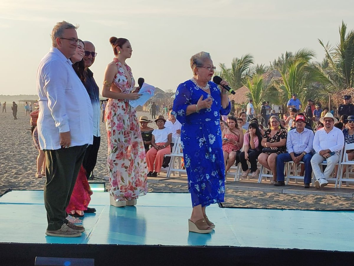 redvolucion_nic's tweet photo. 🇳🇮 || 🩱👙La Pasarela Verano 2025, fue un espectáculo de moda y arte en el idílico paisaje de las playas del pacífico nicaragüense. Un evento presentado por #Nicaragua #Disena y Chinandega Moda, celebrando la creatividad y el diseño local.❤️🖤 https://t.co/NctFfDahtY