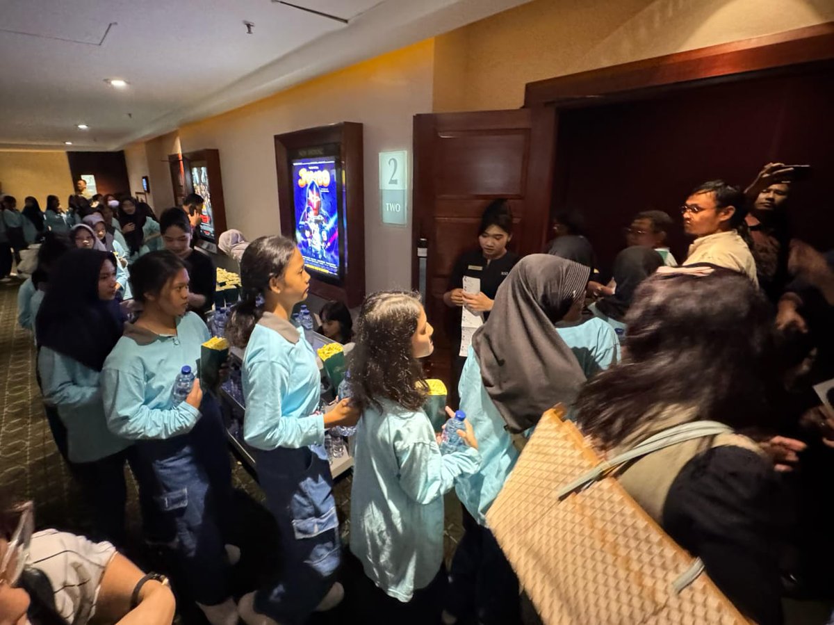 KemensetnegRI's tweet photo. 2. Kegiatan ini merupakan salah satu upaya pemerintah untuk memberikan hiburan yang edukatif, sekaligus memperkuat pembentukan karakter generasi muda sejak dini. https://t.co/pn35BTFD86