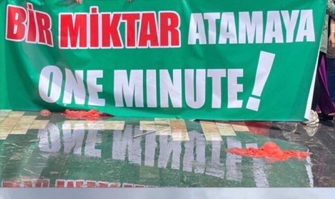 2025 yılı için Sağlık Bakanlığı 37 bin atama yapacak. 

Tasarrufun sadece MEB'de yapılması kabul edilemez. MEB bünyesi için de yüksek sayı ihtiyaçtır. Benzer müjdeyi MEB için de bekliyoruz.

<a href="/RTErdogan/">Recep Tayyip Erdoğan</a> 
<a href="/Yusuf__Tekin/">Yusuf Tekin</a> 
<a href="/memetsimsek/">Mehmet Simsek</a> 

 #Kabine68BinÖğretmenAtaması