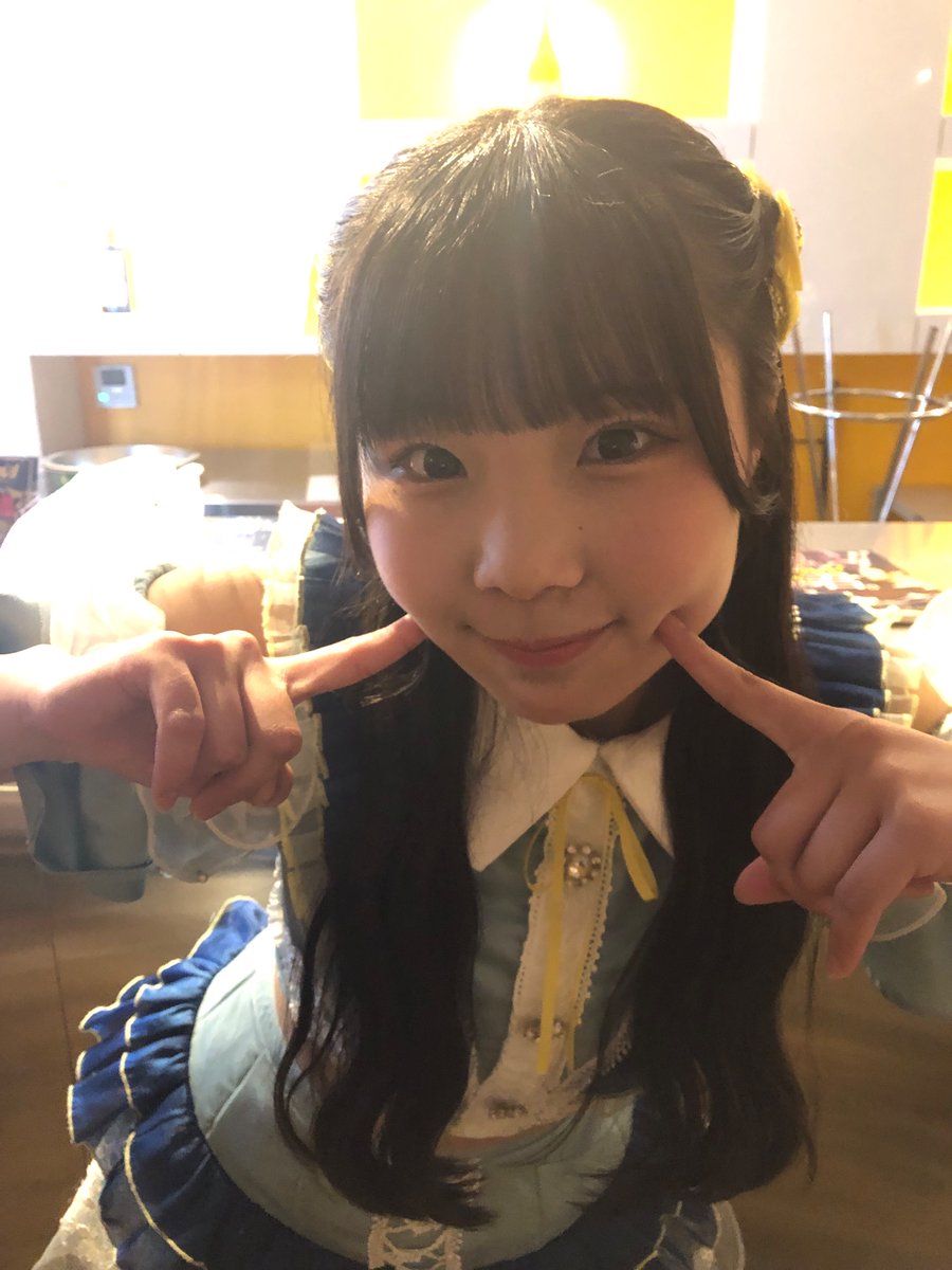 genki_oskt's tweet image. aiMeのメンバー全員と写メ撮影📷①

新規特典でメンバー全員と写メを撮影できました🙇‍♂️

ライブも初めて観ることができましたが、メンバーみんな可愛らしくて、これから少しずつ覚えていけたらと思いました🥺

#aiMe #桜夢ありさ #鈴乃なみ #星宮あいね