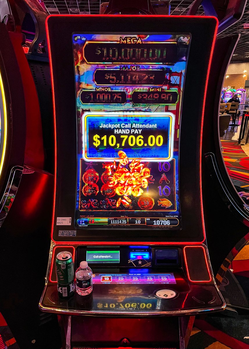 PlainridgePark's tweet photo. Kiosk Surprise SUNDAY! Invited PENN Play pals, don't forget to swipe at any kiosk today for your mystery Slot Play reward! What will you score? #HoppinKiosk #SundayBonus #PENNPlay https://t.co/NrB69GXJml