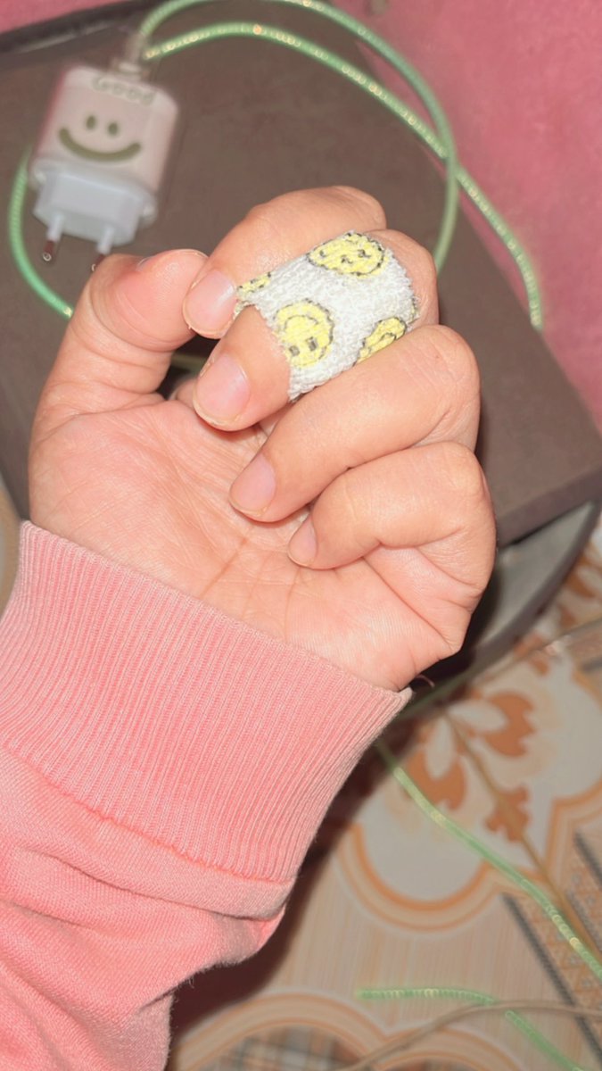 Minggu menuju Senin kita usahakan tetap tersenyum ya best 🙂🙃 #senin