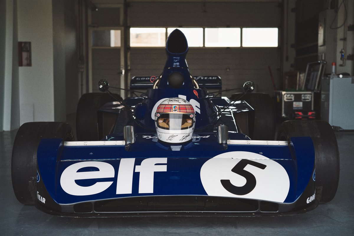 F1's tweet photo. F1 helmets don't get much more special than this ❤️

Featuring an iconic ring of tartan, Sir Jackie Stewart's one-of-a-kind helmet is signed by all 20 living F1 champions

#F1 @racingdementia https://t.co/zGG1OPBQT3