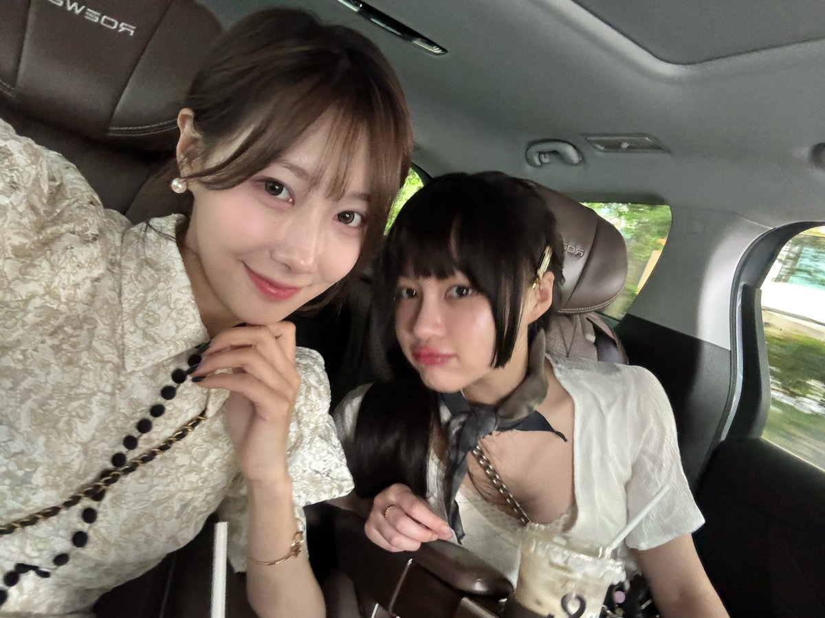insomnicsy's tweet photo. Handong's IG Update with Siyeon! 🐺🐱

"Shanghai vacation with Singnie 🩷 ( Actually she missed me 😌🐶🫰)"

SIDONG 🥹🥹🥹 https://t.co/x6XGq7CB5V