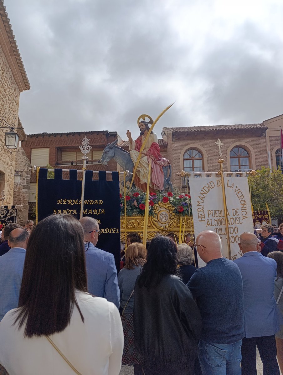En <a href="/PueblaAyto/">Ayuntamiento de Puebla</a> feliz con la familia.
