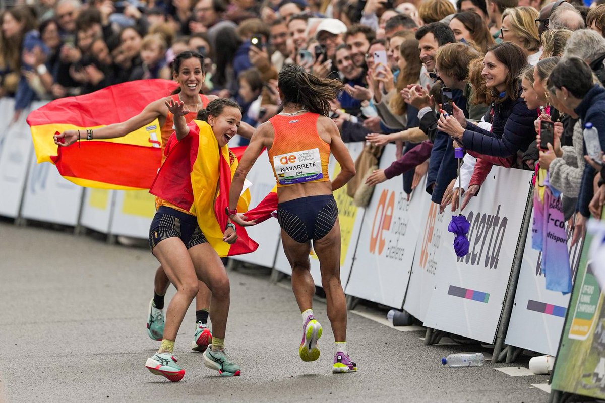 EuroAthletics's tweet photo. Las emociones. 🥹😭

Team gold for Spain 🇪🇸 in the women’s marathon at the European Running Championships! 🥇

#BrusselsLeuven2025 #RunWithTheChampions https://t.co/tqF6zA5qID