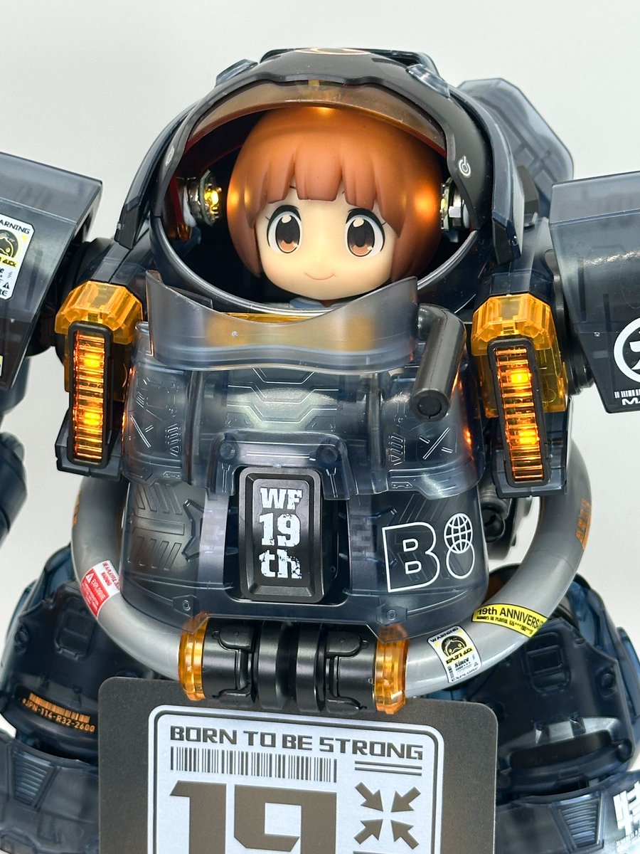 スレッタ・マーキュリー 「1/12サイズとねんどろいどが乗れるのが良い。ハルクバスター感ある 」|むうてんのイラスト