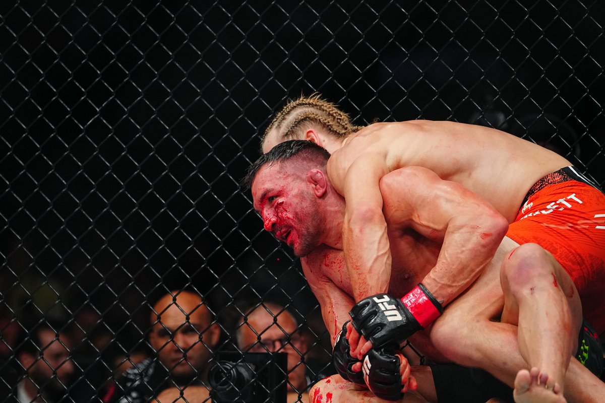 Michael Bisping on Michael Chandler's TKO defeat to Paddy Pimblett at #UFC314 

"𝙏𝙃𝘼𝙏'𝙎 𝘼 𝘾𝘼𝙍𝙀𝙀𝙍 𝙆𝙄𝙇𝙇𝙀𝙍."