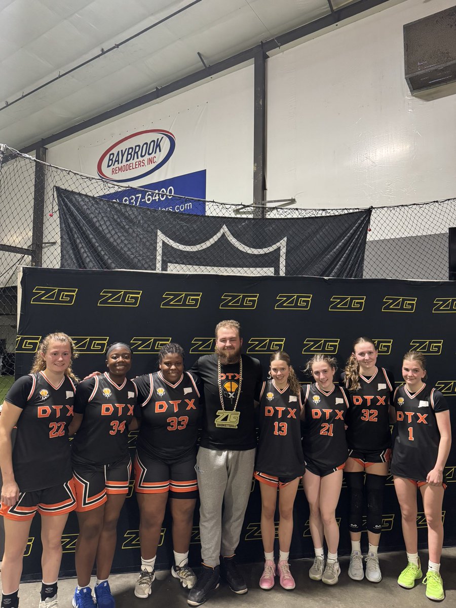 Zero Gravity Tri-State (@zg_tristate) on Twitter photo Congratulations to <a href="/DTXBasketball/">DTX BASKETBALL</a> for winning the Girls High School Chase for the Chain Championship!! They played their hearts out last night and left with a win and some new bling!! 🥇 #ZGChain Congratulations to <a href="/DTXBasketball/">DTX BASKETBALL</a> for winning the Girls High School Chase for the Chain Championship!! They played their hearts out last night and left with a win and some new bling!! 🥇 #ZGChain