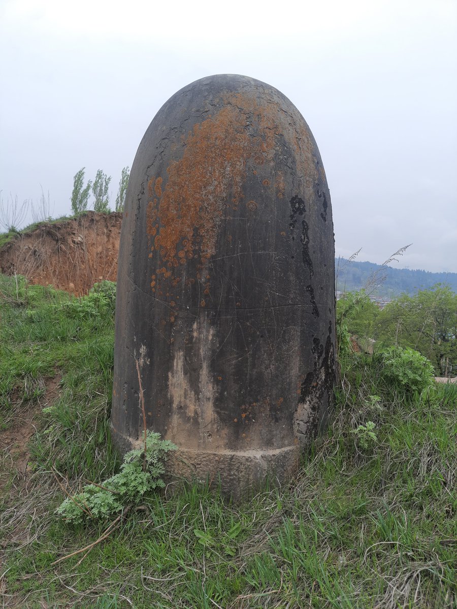 panditaAPMCC63's tweet photo. Disturbing pics coming from kanli bagh Baramulla kashmir where mining mafia is not sparing even the ancient shivling around 9 ft high-the sacred heritage.
After Beerwah Abhinavgupt cave area,this is another attempt to erase heritage of exiled kashmiri pandits. This shivling must be King Lalitaditya period one. Authorities need to act immediately.
@OmarAbdullah
@OfficeOfLGJandK @AdvNeelofar @DCBaramulla @mingasherpa @DivComKash