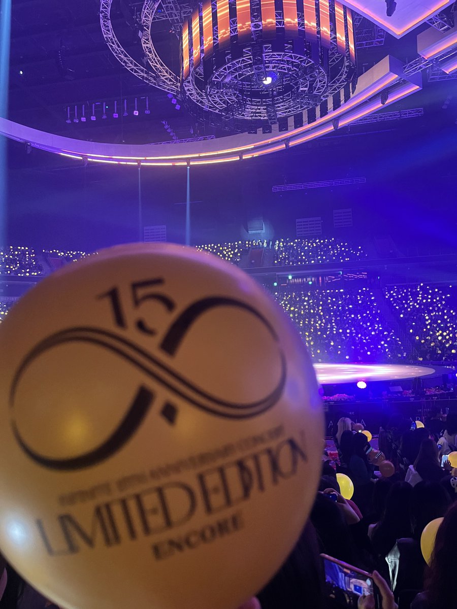 Wowwh1uv's tweet photo. 인피니트 콘서트 5시간 20분 동안 너무행복햇어요..// https://t.co/nM4zBdiFs5