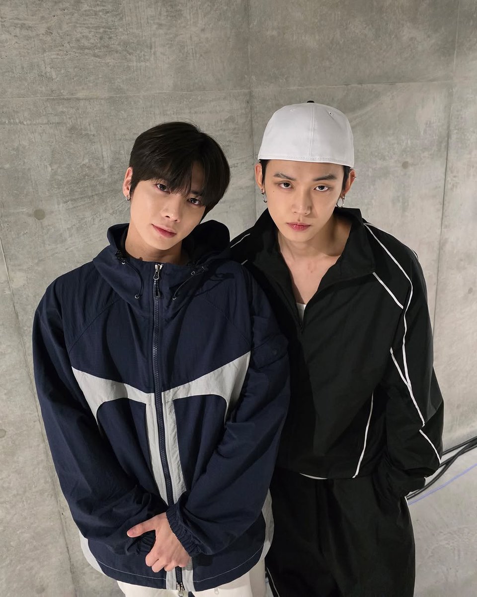 txtpopbase's tweet photo. TXT's Taehyun and Yeonjun shared new photos. https://t.co/X6Kok7W0Uk