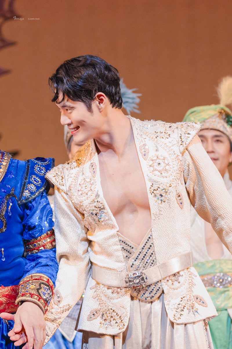 250413 알라딘 인터파크 스테이지
𝑨𝑳𝑨𝑫𝑫𝑰𝑵 • #서경수

난 이 동굴에서 나가게 해달라고 소원을 빈 적이 없는데?
그건 그냥 니가 한 거잖아 ( •ᴗ• ू )✧