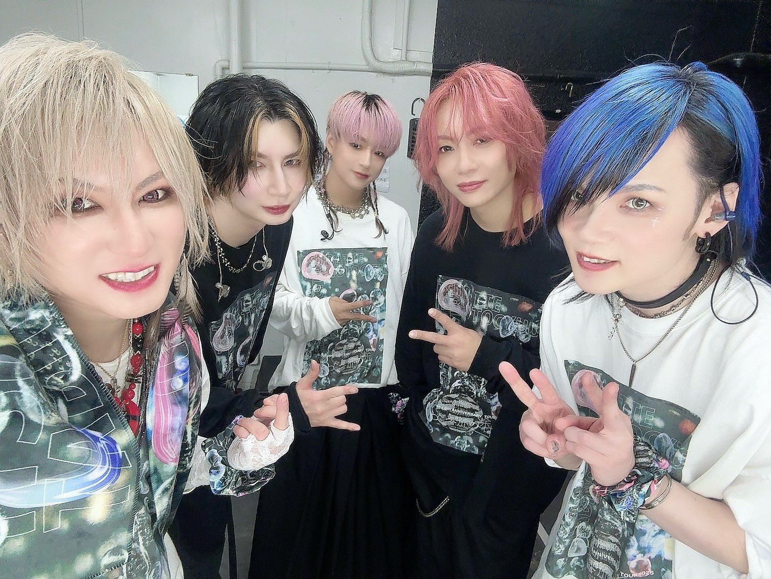 V系 アルテマ 集合 チェキ DaizyStripper 夕霧 - ミュージシャン