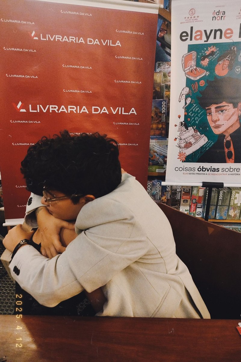 _s_augusto's tweet photo. Faria absolutamente tudo de novo, obrigada Elayne, obrigada 🧡 https://t.co/CoW9drDJ1h
