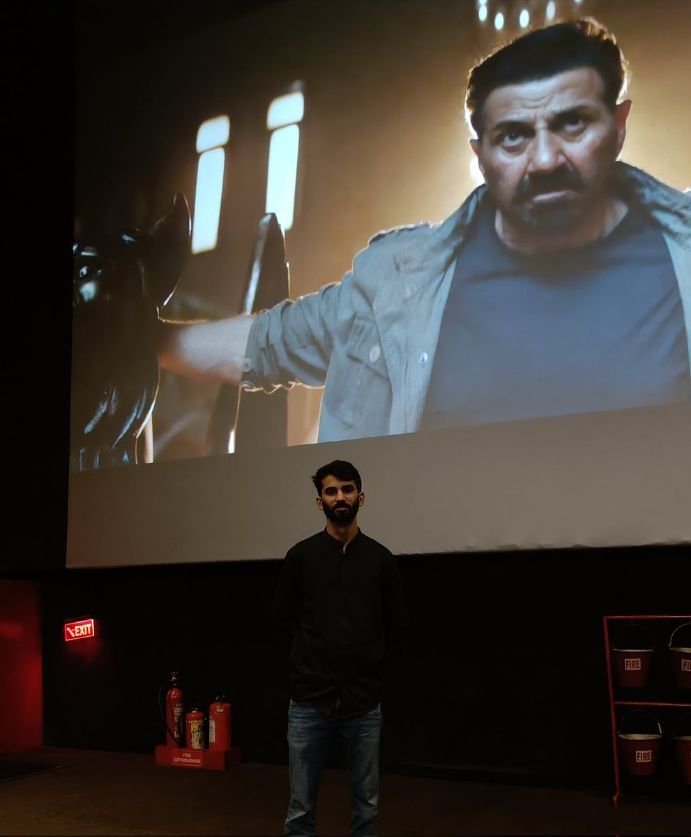 PawanFaujdaar's tweet photo. Superhit action sequences, amazing story line, fabulous screenplay, complete entertainment package, wonderful starcast, after a long time Sunny strong comeback #JaatMovieReview #Jaat #jaatday https://t.co/esieOAqag1