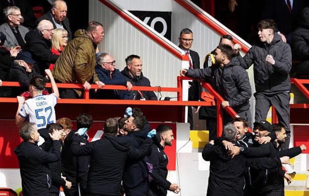 Rangers_Spares_'s tweet photo. Love Raskin 😂😂😂😂

Makes that www guy any angrier his face will explode 😡😂😂😂 https://t.co/Ss6fwAxJ1d