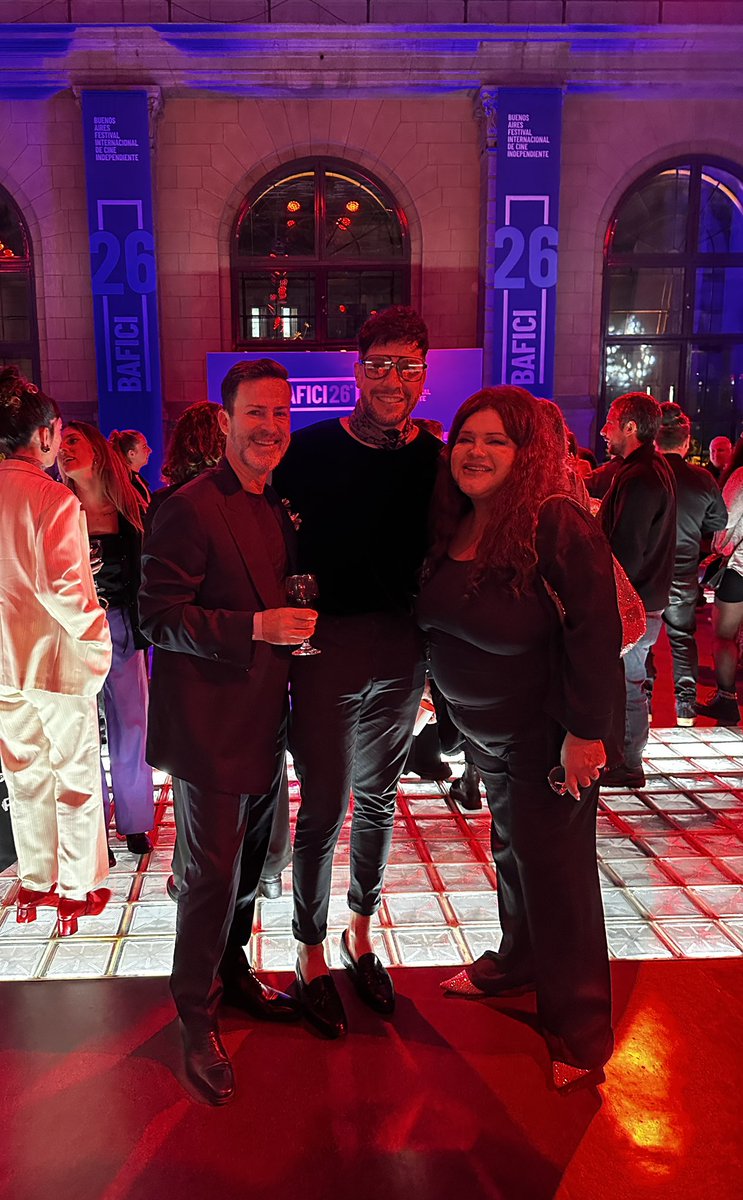 Así finalizó el BAFICI26! Celebrando el talento argentino e internacional en un ambiente vibrante y lleno de creatividad. 
Muy emocionado de haber participado con CUATRO ESTRELLAS
Gracias 
Ropa <a href="/josevalosen/">José Valosen</a> 
Accesorio <a href="/maxjitric/">JITRIC J.C</a> 
#bafi #cineindependiente