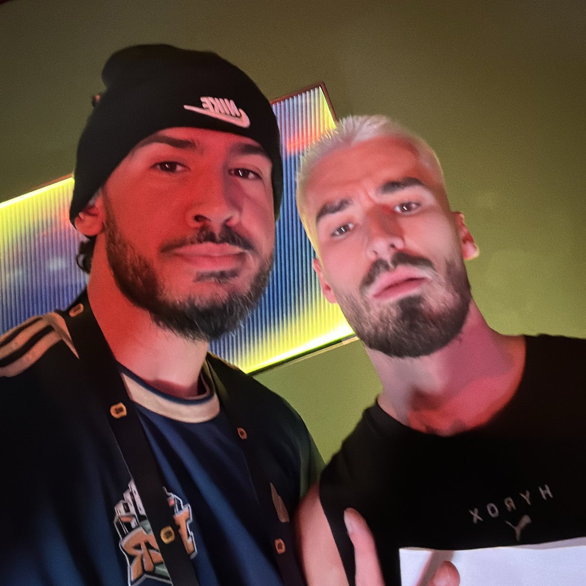 DEUXIÈME JOURNÉE KINGS FRANCE

ON S’AFFRONTE AVEC L’ÉQUIPE DE PFUT ON COMMENTE ENSEMBLE 
twitch.tv/aminematue