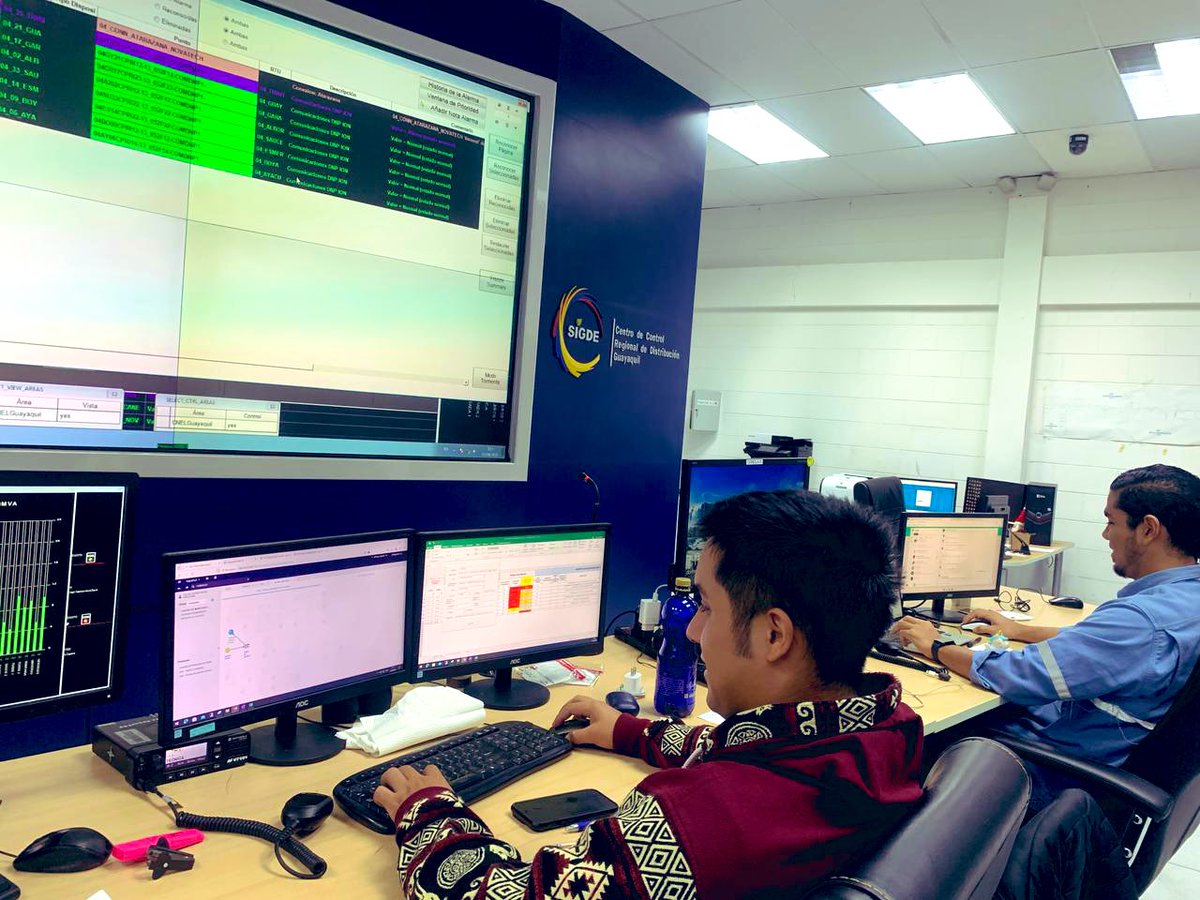 CNEL_EP's tweet photo. ✅️ GUAYAQUIL

En #CNELEP, reafirmamos nuestro compromiso con el desarrollo óptimo del proceso electoral. Desde el Centro de Control y Monitoreo, realizamos una supervisión constante del sistema eléctrico en los distintos puntos de votación.

Además, mantenemos activo nuestro Call Center y hemos desplegado equipos técnicos en varios sectores de la ciudad, listos para actuar de forma inmediata ante cualquier eventualidad y garantizar la continuidad del servicio.
