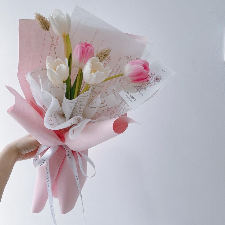 tulipslibrary's tweet photo. Do you like tulips guys ? https://t.co/HHfWOCHd8P