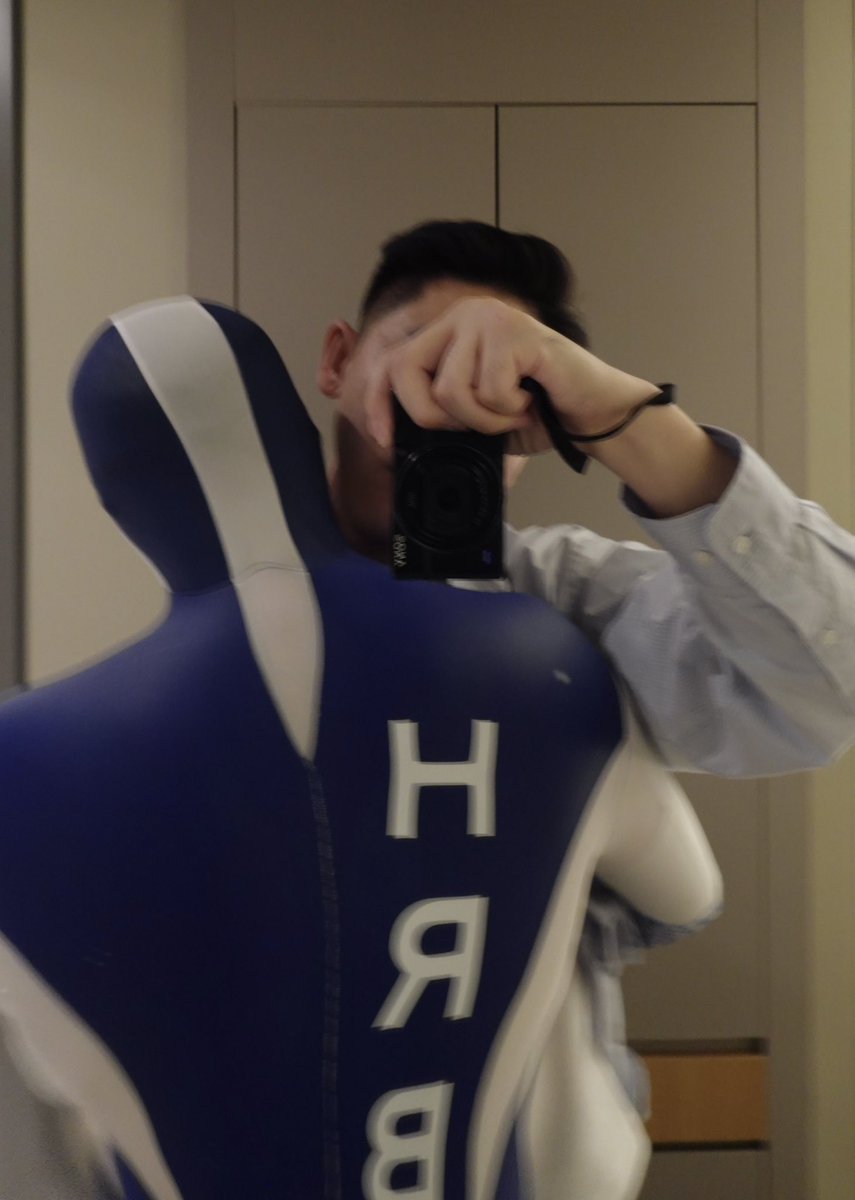 zentai2022's tweet photo. 小众性癖
圆梦✅

⛸️: @planeguan 
📷: @zentai2022 https://t.co/XP8DNQh85j