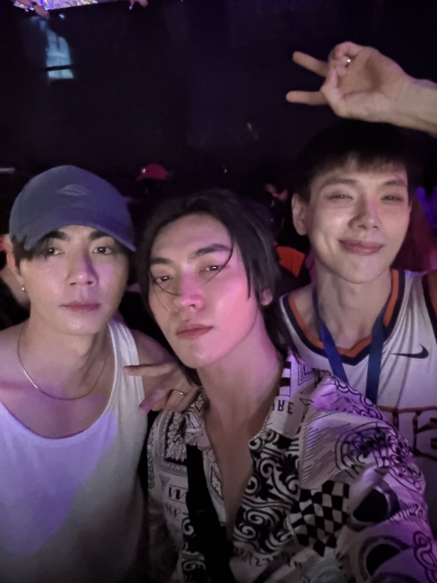 นานๆที จะเจอครบบบ 😛🤍