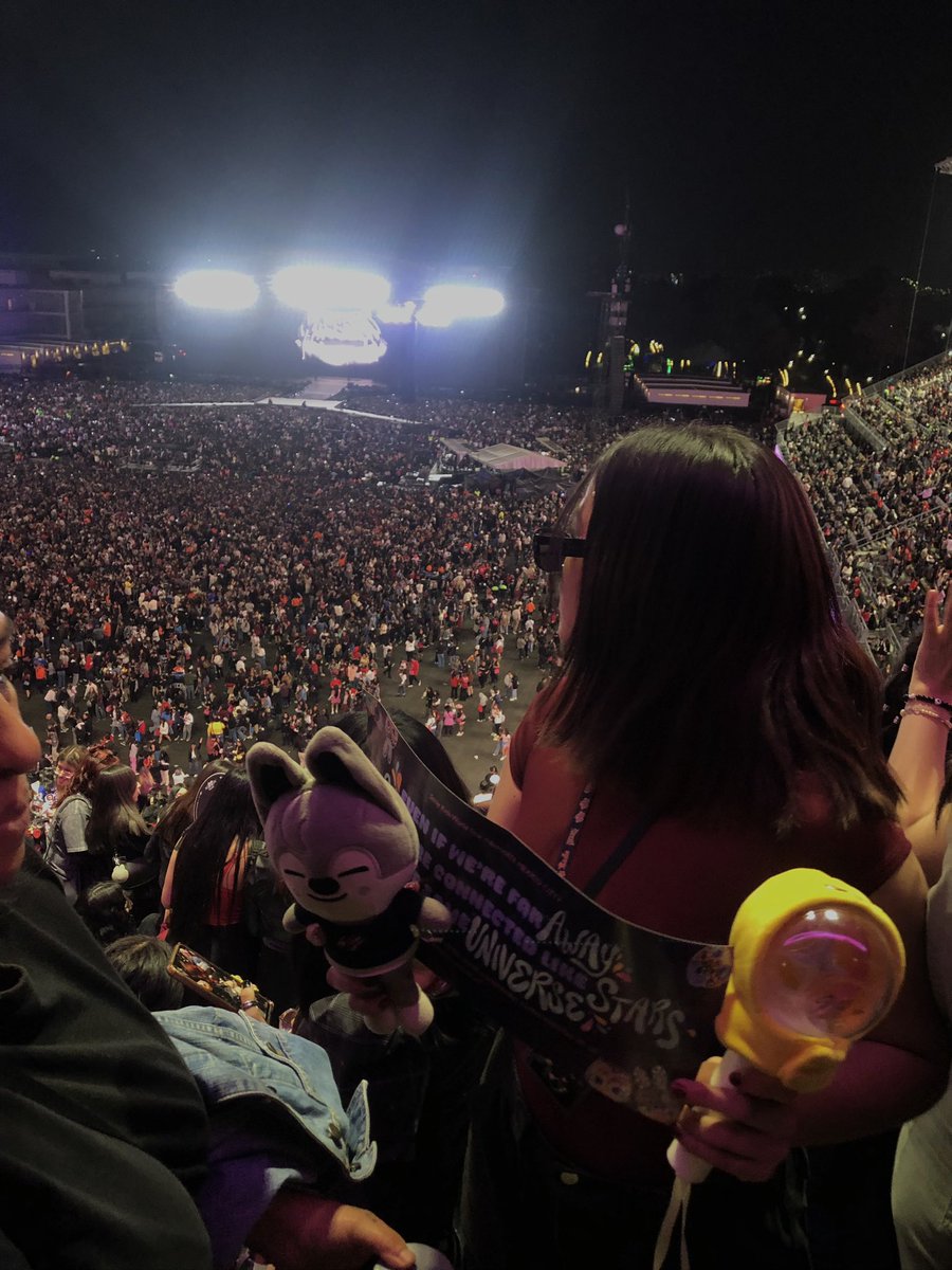 sofiiicg's tweet photo. #StrayKids_dominATE
lo que viví dentro de ese estadio fue increíble, no tengo palabras para explicar todo lo que viví ayer, mi niña de 15 años no se creería todo lo qué pasó ayer, te amo straykids, me hiciste muy feliz anoche, vaya concierto espectacular😭💞 https://t.co/zPpkQ7zFne