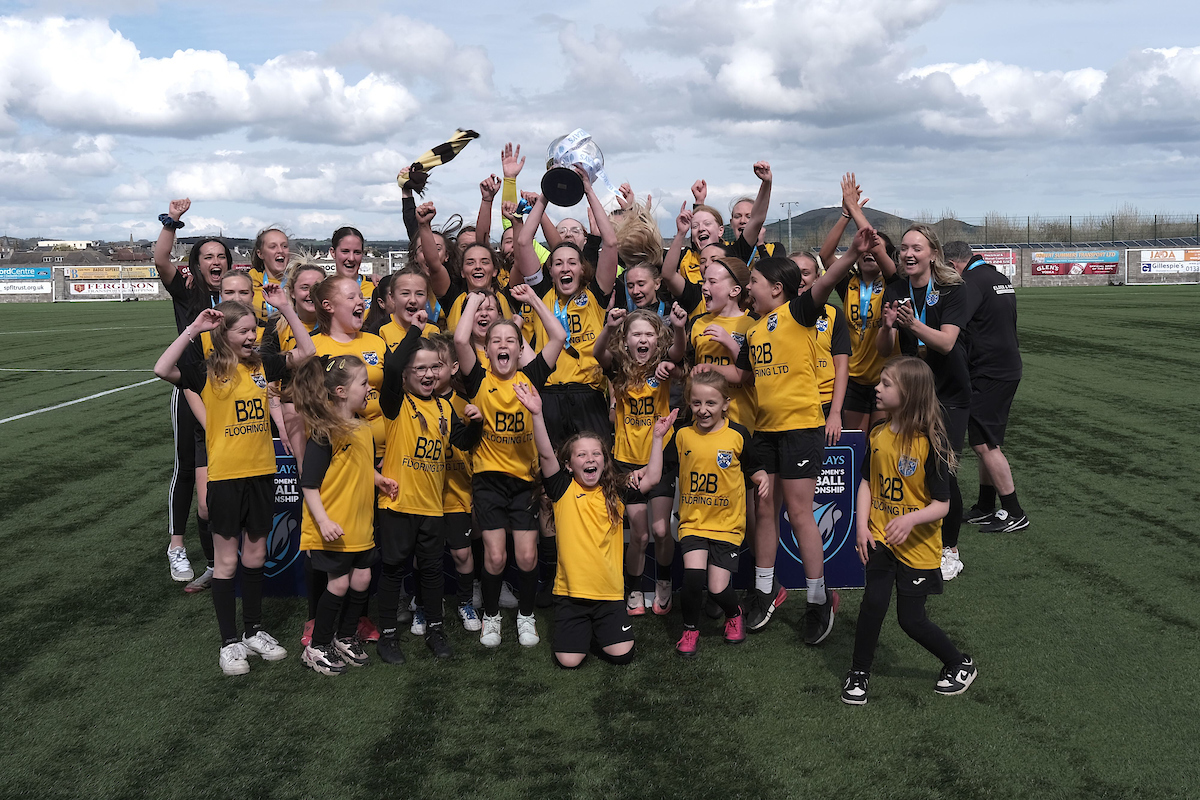 TROPHY LIFT

The moment when East Fife skipper Teri Skivington and manager Liz Anderson lifted the <a href="/BarclaysFooty/">Barclays Football</a>  Scottish Women's Championship rosebowl. #BeTheDifference 
📷 Alex Todd | Sportpix