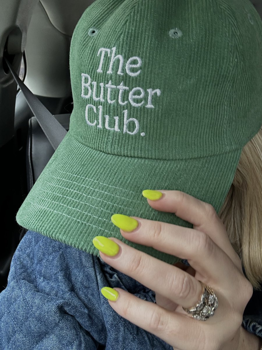 Not upset to leave NYC with my new hat 🧈