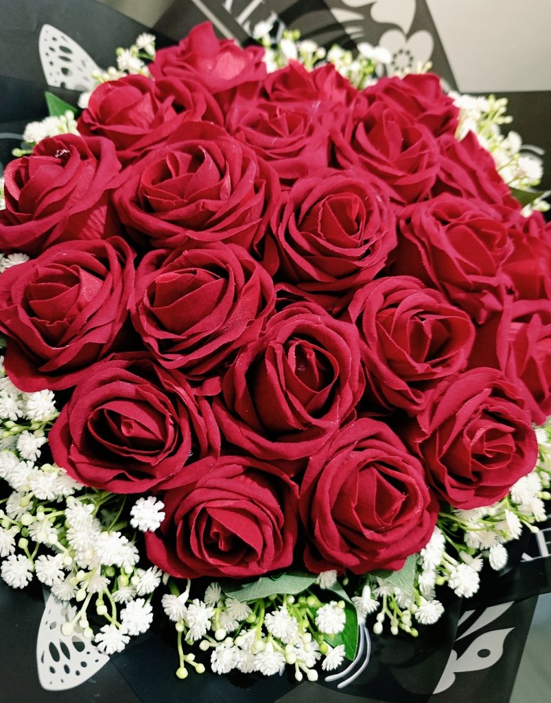 "Güzel hayat isteyen, güzel insan biriktirsin.."

(Cemal Süreya)