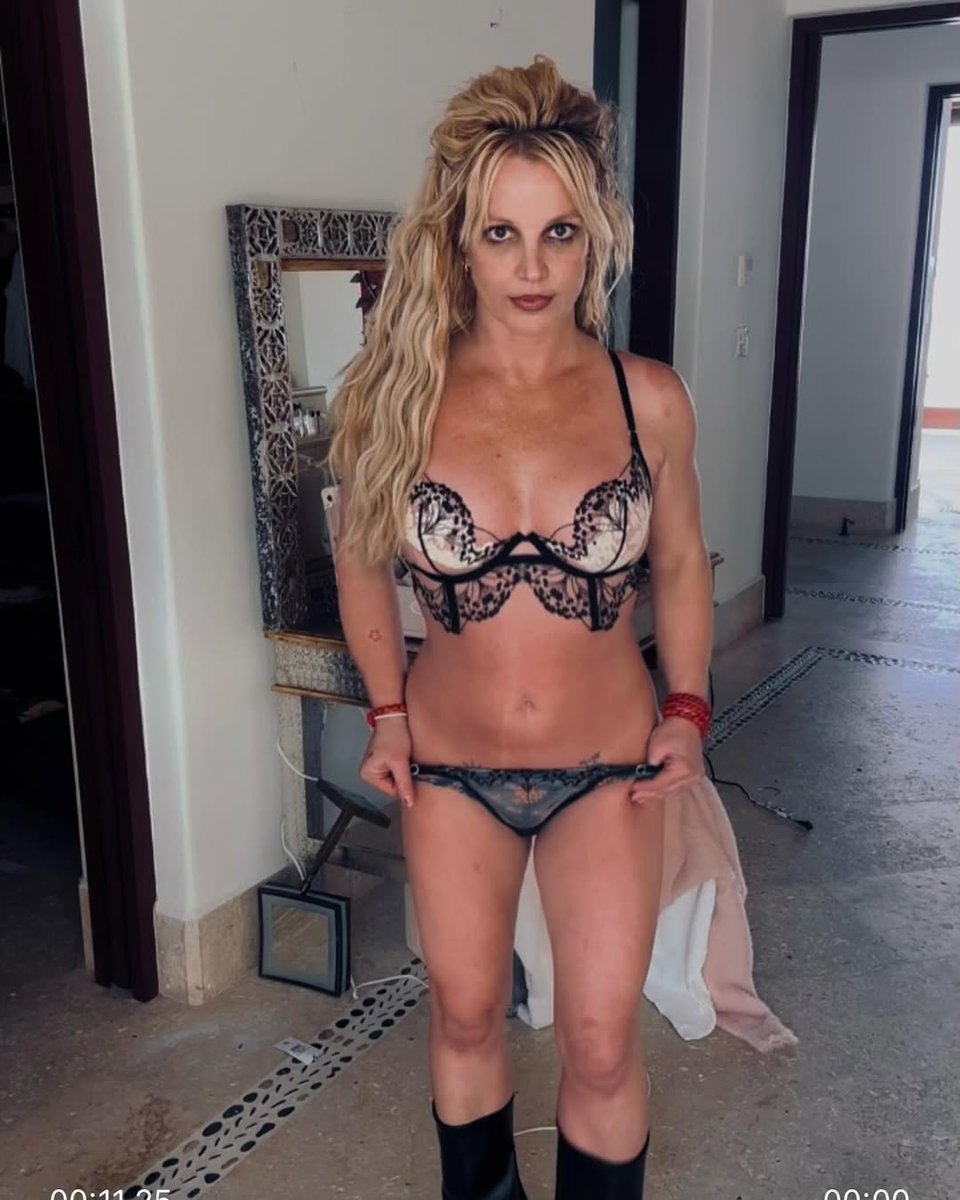 "For the men of the world… sincerely F*CK YOU !!!" — Britney Spears via Instagram.
