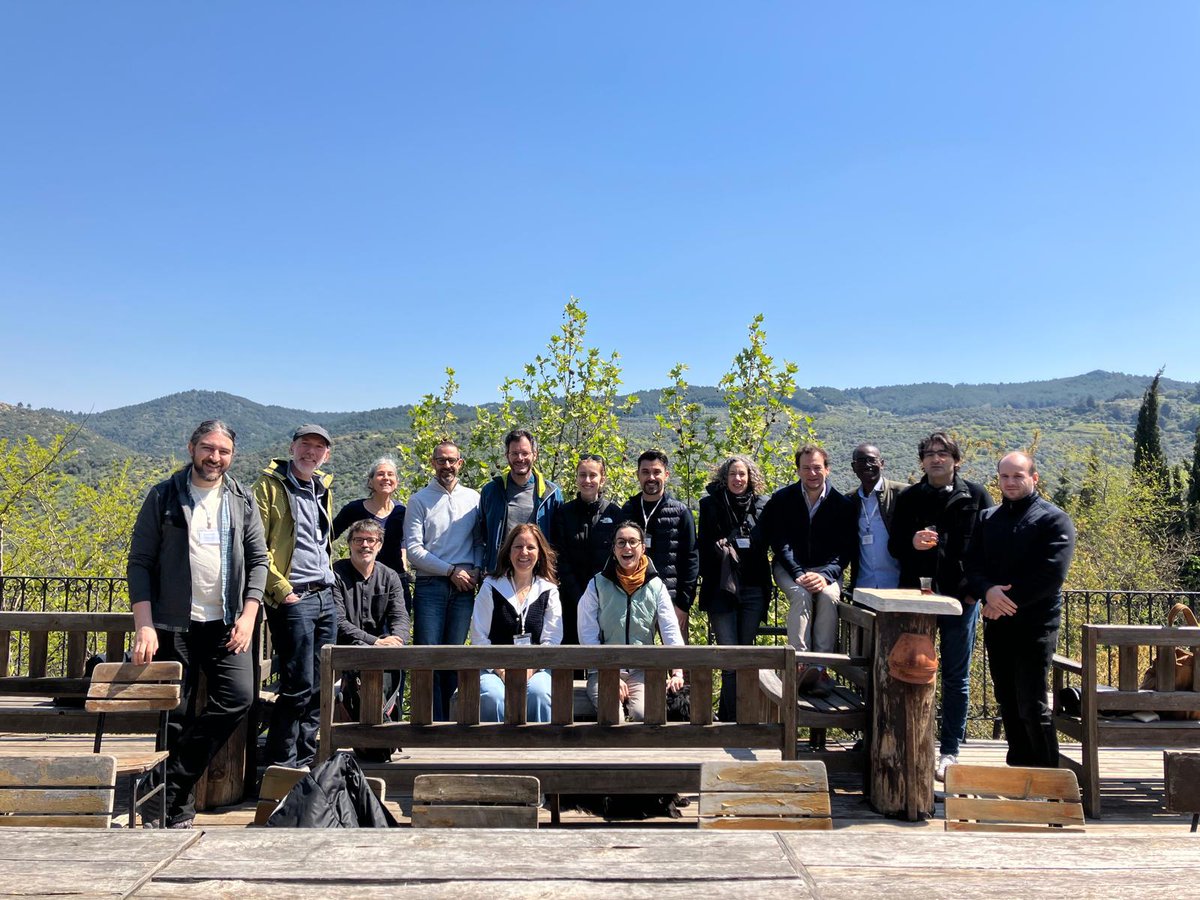 baris_dogan_63's tweet photo. Congrès Maths.en.Jeans Europe" à Izmir.
Une belle occasion de valoriser le travail des élèves, de stimuler la curiosité scientifique et de renforcer les liens entre les communautés éducatives européennes.
#MathenJeans #MeJ #Şirince #Nesinmatematikköyü #Europe #Education https://t.co/UhGYepDJMu