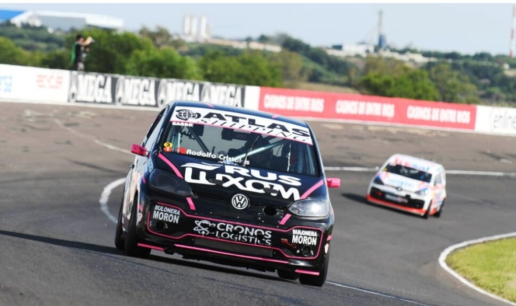 Lucas Garro (Up) se proclamó ganador de la 3️⃣ fecha de C2 del <a href="/TurismoPista/">Turismo Pista</a> en <a href="/CVEoficial/">Club de Volantes Entrerrianos Autodromo de paraná</a> 🏁

Al piloto del Atlas Racing Team, que largó desde la 3ª posición, lo acompañaron al podio Valentino Spinella (Ka) y Joaquín Melo (Ka) 🏆