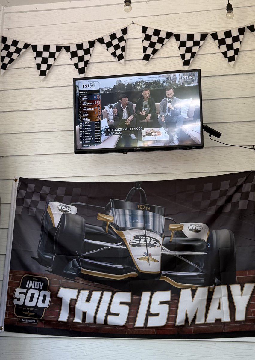 abbmaar's tweet photo. @FOXSports @IndyCar Always a big fan of Hinch and Townsend, but I don’t know when the final warm up turned into a talk show. We are actually watching for the racing and that’s what we want to see. Can we get back to that please? https://t.co/rPDH8xeFzg