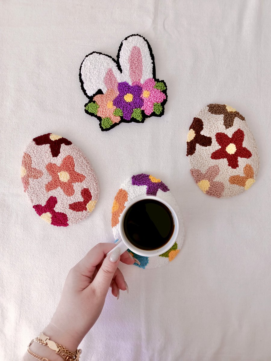 fufuspunch's tweet photo. Rengarenk çiçekli yumurtalar ve dayanılmaz derecede sevimli, renkli tavşanlar 🐇🥕🥚🪺
Rengarenk Paskalya koleksiyonumuz şimdi satışta!
Toplu siparişlere açığız! 
https://t.co/Pu32OEKYMx
#Easter https://t.co/VX4gpt5V2S