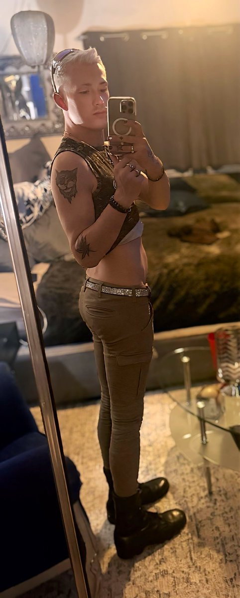 Have a thing for sexy latin papis ;)