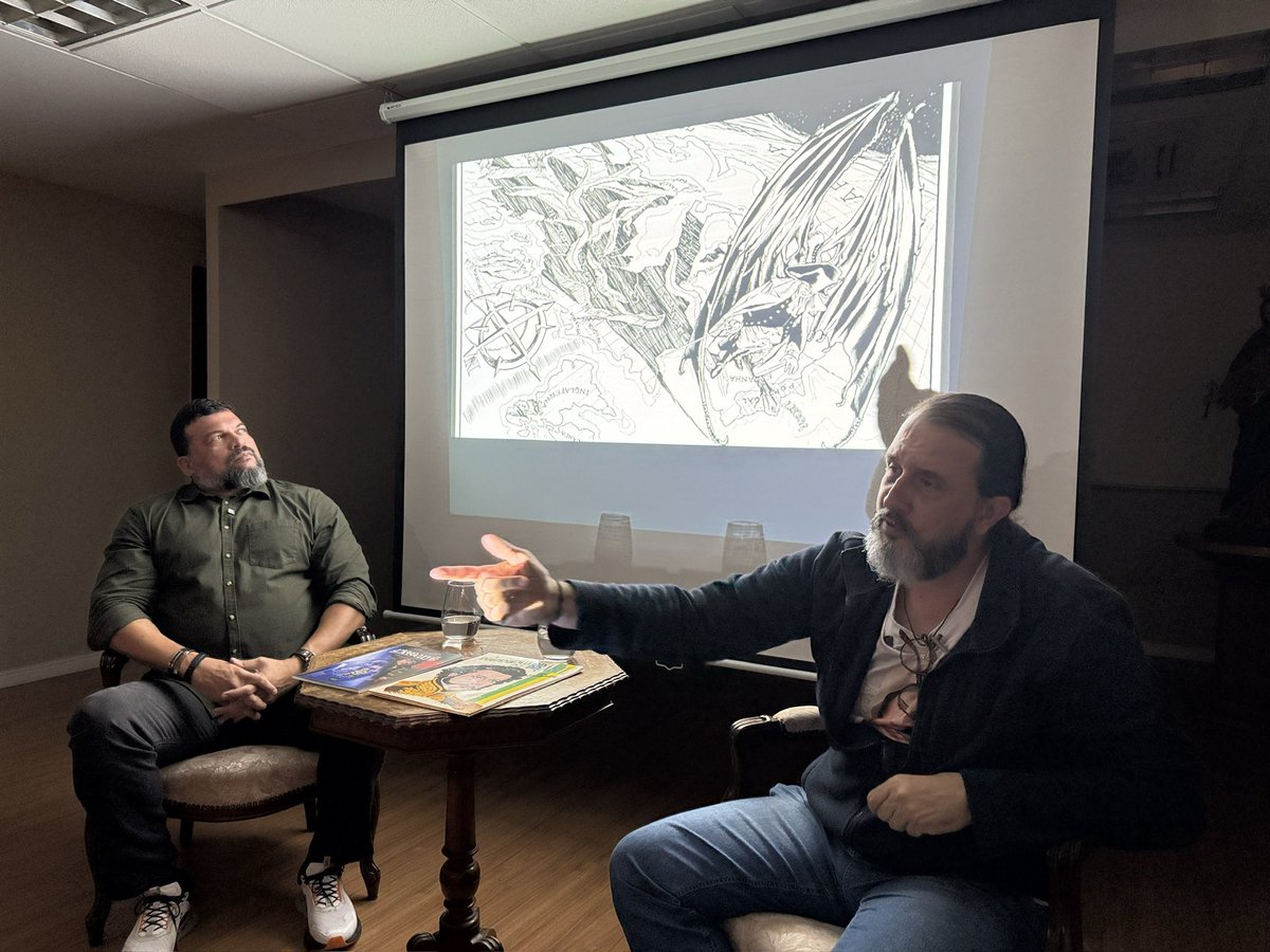 SuperPrumo's tweet photo. Fotos da nossa palestra sobre a HQ Pelo Meu Sangue e a história de Dom Pedro.

Compre aqui: https://t.co/oItoTZhY9y https://t.co/9khetaiDBU